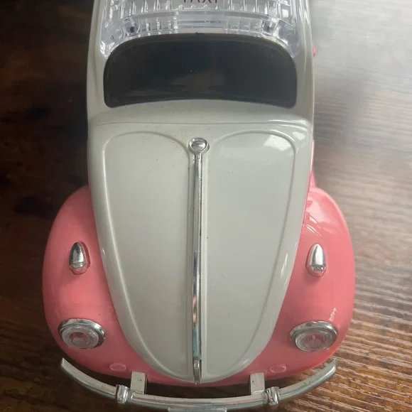 Bluetooth speaker, portable VW Bug Car pink white - Picture 2 of 7